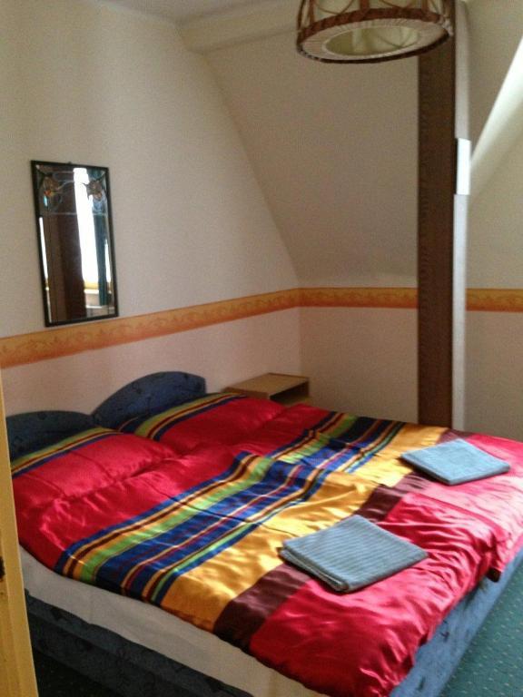 Panorama Panzio Bed & Breakfast Tatabánya Oda fotoğraf