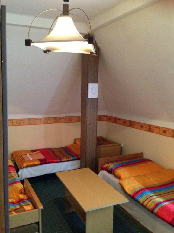 Panorama Panzio Bed & Breakfast Tatabánya Oda fotoğraf